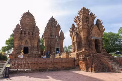 El complejo de torres Po Klong Garai, situado en la colina Trau, en el barrio de Do Vinh (provincia de Khanh Hoa). (Fuente: VNA)