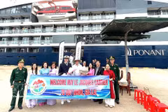 Turistas internacionales en el puerto de Quy Nhon. (Fuente: VNA)