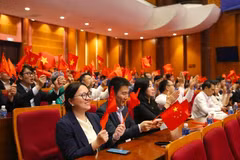 El programa se desarrolló en un ambiente amistoso y cordial entre los jóvenes de Vietnam y China. (Fuente: qdnd.vn)