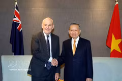 El secretario general del Partido Comunista y presidente de Vietnam, To Lam, y Steven Joyce, presidente interino de la Asociación de Amistad Nueva Zelanda-Vietnam. (Fuente: VNA)