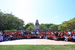 Residentes vietnamitas en el extranjero en el archipiélago de Truong Sa. (Fuente: VNA)