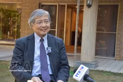 Toshiro Nishizawa, investigador principal del Centro de Investigación Económica y de Recursos Urbanos (SCERU) de la Universidad de Tokio, y especialista del Instituto del Banco Asiático de Desarrollo (ADBI), en la entrevista. (Fuente: VNA)