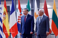 El secretario general del Partido Comunista de Vietnam y presidente de la República, To Lam, y el presidente del Consejo Europeo, Antonio Costa. (Fuente: VNA)