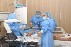 El primer trasplante de pene exitoso de un donante con muerte cerebral se realizó en el Hospital Universitario Viet Duc. (Foto: VNA)