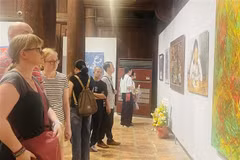 Exposición de bellas artes destaca la amistad entre Vietnam, España y Filipinas