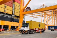 Las actividades de exportación e importación en las terminales de contenedores n.° 3 y n.° 4 del puerto internacional de Hai Phong. (Foto: VNA)
