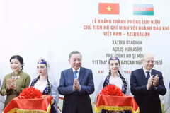 El secretario general del Partido Comunista de Vietnam, To Lam, y delegados en la inauguración. (Fuente: VNA)