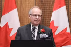 Bryon Wilfert, ex presidente del Grupo Parlamentario de Amistad Canadá-Vietnam y actual asesor sénior del Consejo Empresarial Canadá-Vietnam. (Fuente: Asociación Canadiense de Exparlamentarios)