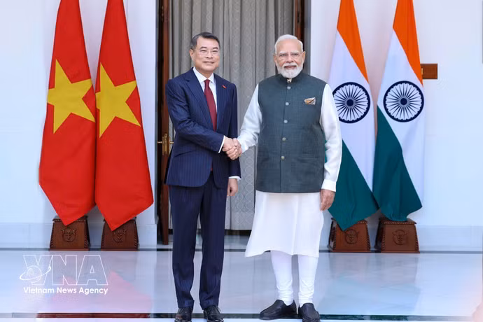 El primer ministro de Vietnam, Le Minh Hung, se reúne con su homólogo indio, Narendra Modi. (Fuente: VNA)