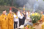 El presidente de Sri Lanka, Anura Kumara Dissanayaka, visita la pagoda de Bai Dinh. (Foto: VNA)