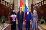 El secretario general del Partido Comunista y presidente de Vietnam, To Lam, y su esposa, junto al presidente de Rusia Unida y vicepresidente del Consejo de Seguridad de la Federación de Rusia, Dmitry Medvedev, y su esposa. (Foto: VNA)