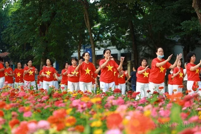 El IDH de Vietnam en 2023 alcanzó 0,766, ubicándolo en el puesto 93 entre 193 países y territorios (Foto: VNA)