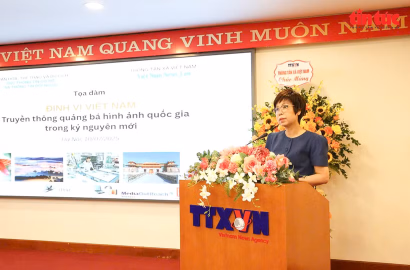 La directora general de la VNA, Vu Viet Trang, interviene en la cita (Foto: VNA)