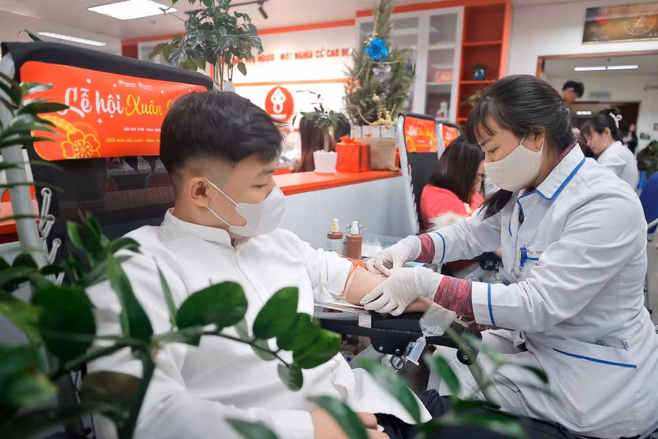 Voluntarios donan sangre en el Instituto Nacional de Hematología y Transfusión de Sangre. (Foto: VNA)