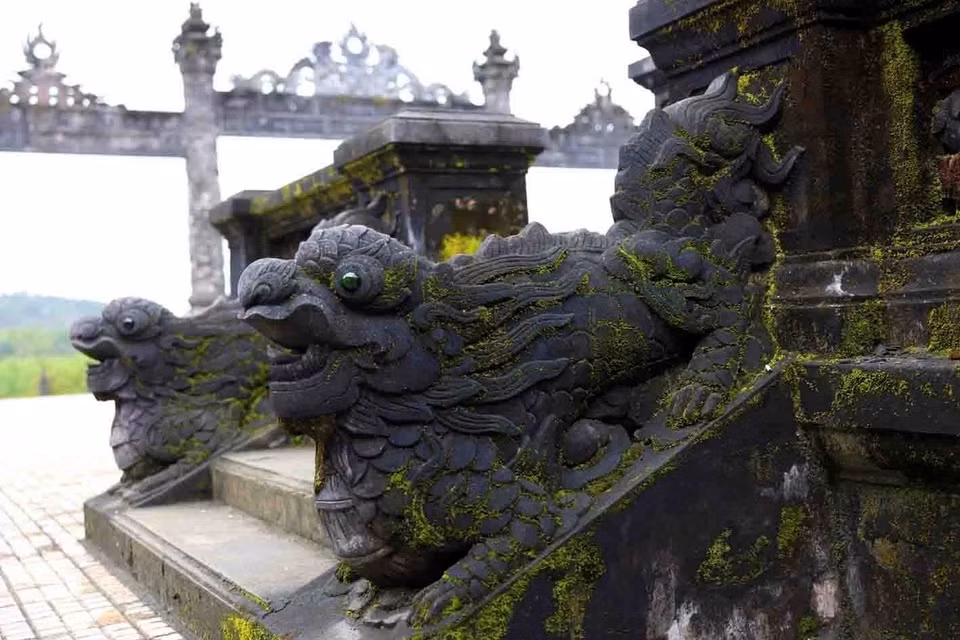 El complejo de la Tumba Khai Dinh destaca por su majestuosidad e imponencia. (Foto: VNA)