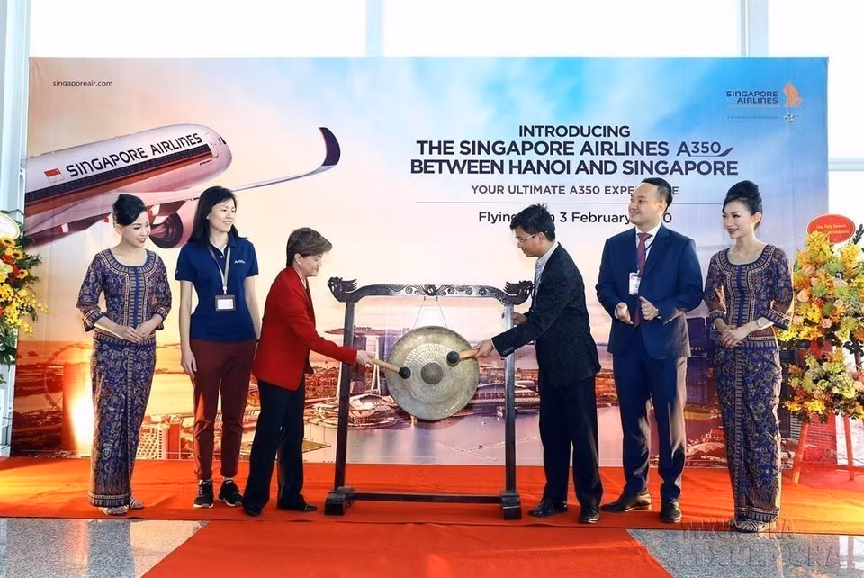 El 3 de febrero de 2020, en el Aeropuerto Internacional Noi Bai de Hanoi, Singapore Airlines inició las operaciones del avión A350-900MH en la ruta Noi Bai - Changi. (Foto: VNA)