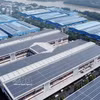 Sistema de energía solar en la azotea de la empresa Kizuna JV en el Parque Industrial Tan Kim (comuna de Can Giuoc, provincia de Tay Ninh). (Foto: VNA)