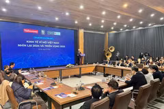 En en diálogo de políticas con el tema "La macroeconomía de Vietnam: una mirada retrospectiva a 2024 y perspectivas para 2025" se organiza el 3 de enero en Hanoi. (Fuente: VietnamPlus)