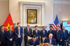 En el acto de firma de acuerdos entre empresas de los dos países. (Fuente: VNA)
