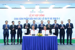 En una ceremonia de firma de acuerdo entre Petrovietnam y PVEP. (Fuente: VNA)