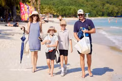 Turistas internacionales en la playa de Kem, en la Zona Económica Especial de Phu Quoc, en la provincia de An Giang. (Fuente: VNA)