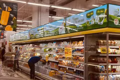 Los costos de las comidas fuera del hogar y de los materiales de construcción aumentan debido a la presión del alza de los costos de los insumos y los gastos de transporte. (Fuente: VietnamPlus)