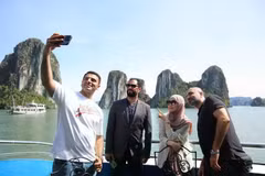 Turistas Halal en la Bahía de Ha Long, en la provincia de Quang Ninh. (Fuente local)