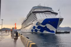 El crucero Discovery Princess atraca en el Puerto Internacional de Cam Ranh. (Fuente: VNA)