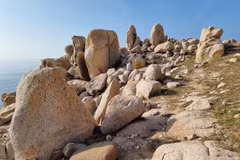 En el parque de piedras. (Fuente: VNA)