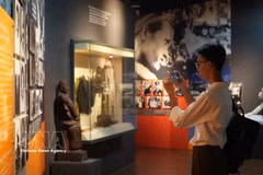 El Museo de la Mujer del Sur de Vietnam, en coordinación con entidades especializadas, ha escaneado y digitalizado más de 1.000 piezas para su presentación mediante tecnología holográfica. (Fuente: VNA)
