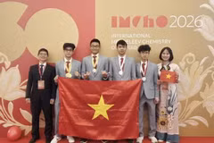 Los cuatro integrantes del equipo vietnamita obtuvieron medallas en la 60.ª Olimpiada Internacional Mendeleev de Química (Fuente: VietnamPlus)