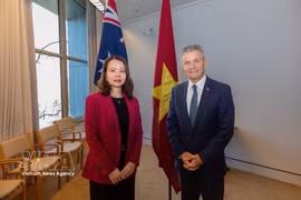La viceministra de Relaciones Exteriores de Vietnam, Nguyen Minh Hang, y el ministro asistente de Asuntos Exteriores y Comercio de Australia, Matt Thistlethwaite. (Foto: VNA)