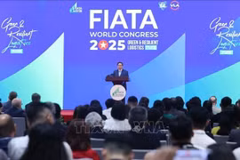 El primer ministro de Vietnam, Pham Minh Chinh, en el Congreso Mundial 2025 de la Federación Internacional de Asociaciones de Agentes de Transporte (FIATA). (Foto: VNA)