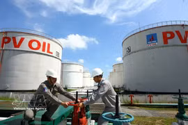 Operación del sistema de suministro de gasolina y petróleo en PV Oil Nha Be (Ciudad Ho Chi Minh). Foto: VNA