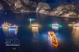 Carnaval Ha Long 2026: “Las maravillas brillan – Una nueva era”. (Foto: VNA)