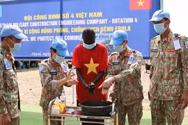 Cascos azules vietnamitas apoyan esfuerzos de prevención del ébola en Abyei (Foto: Periódico Nhan Dan)