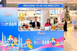 Mostrador de promoción turística de Ciudad Ho Chi Minh en el Aeropuerto Internacional de Tan Son Nhat. (Foto: VNA)