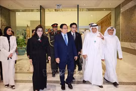 Primer ministro vietnamita visita complejo petroquímico Al-Zour. (Foto: VNA)