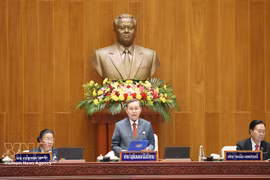 La Asamblea Nacional de Laos elige a principales dirigentes del país (Foto: VNA)