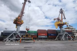 Los puertos de Cai Mep y Hai Phong se ubicaron en los puestos 11 y 13 a nivel global en eficiencia, impulsando el transporte multimodal y la economía marítima. (Foto: VNA)