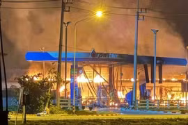 Tailandia impone toque de queda en provincia del sur
