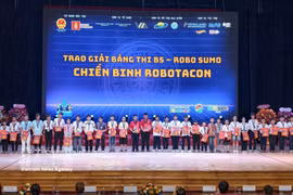 ROBOTACON WRO corona a mejores talentos de la robótica en Vietnam (Foto: VNA)