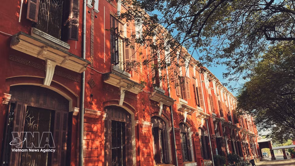 El edificio refleja la fusión de la arquitectura occidental con elementos propios de la tradición local. (Foto: VNA)
