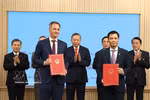 El secretario general del Partido y presidente de la República, To Lam, junto con funcionarios vietnamitas, presencia el intercambio de documentos de cooperación entre Vietnam y las Naciones Unidas en Nueva York, el 22 de septiembre de 2026. (Foto: VNA)