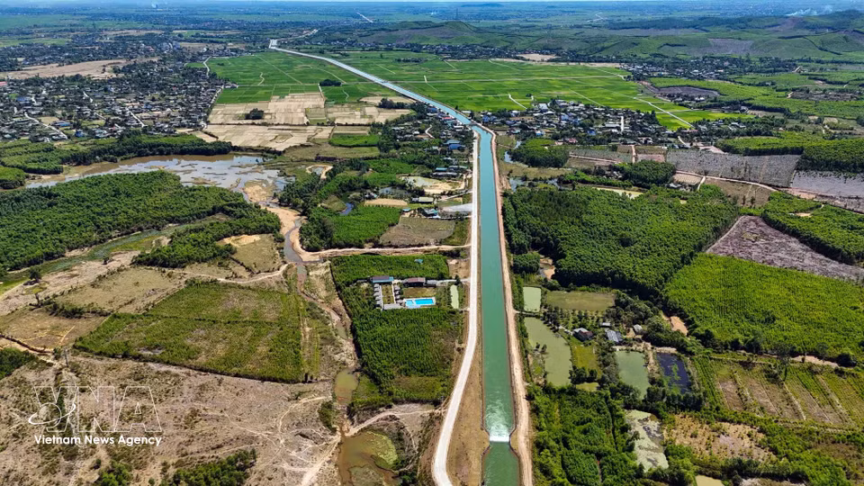 El sistema hidráulico del lago Ke Go contribuye a estabilizar la producción y elevar los ingresos de los habitantes de las zonas bajas. (Foto: VNA)