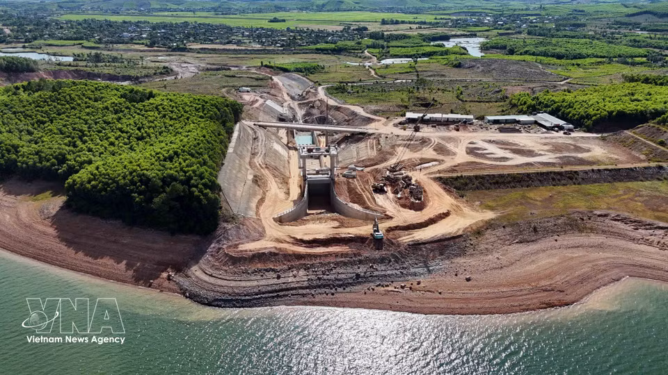 Actualmente, el lago Ke Go se somete a un proyecto de renovación y modernización con una inversión de más de 13,3 millones de dólares. (Foto: VNA)