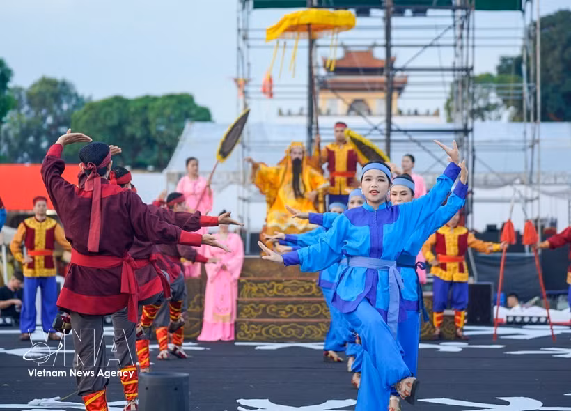 En el recinto del festival se presentaron espectáculos de arte tradicional vietnamita. (Foto: VNA)