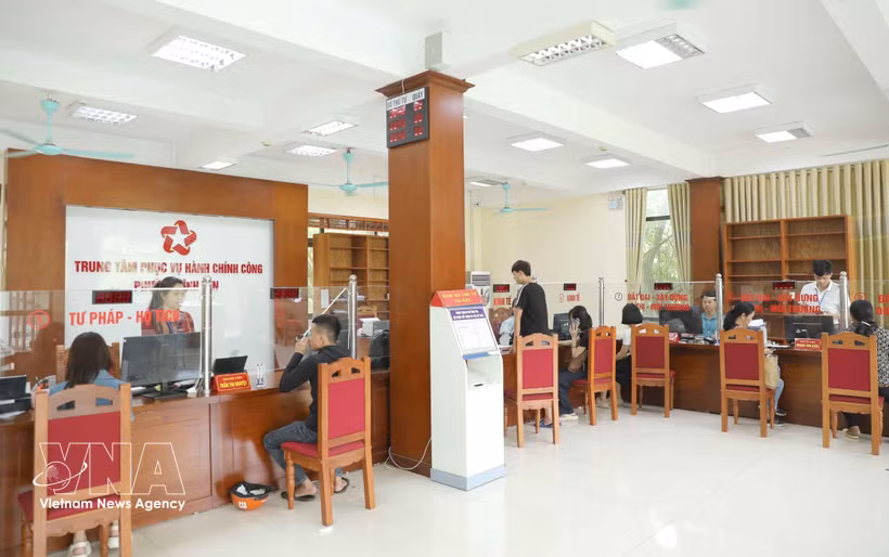 Centro de Servicios Administrativos Públicos del barrio de Vinh Yen, provincia de Phu Tho. (Foto: VNA)