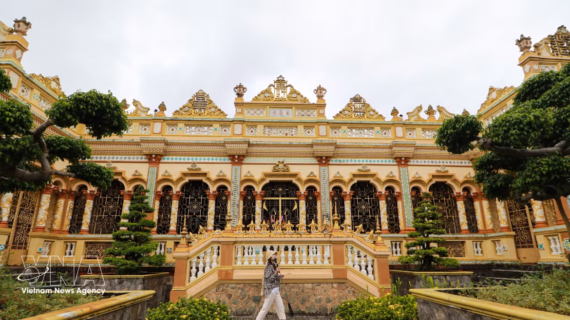 Arquitectura única de pagoda de 200 años de antigüedad en Dong Thap