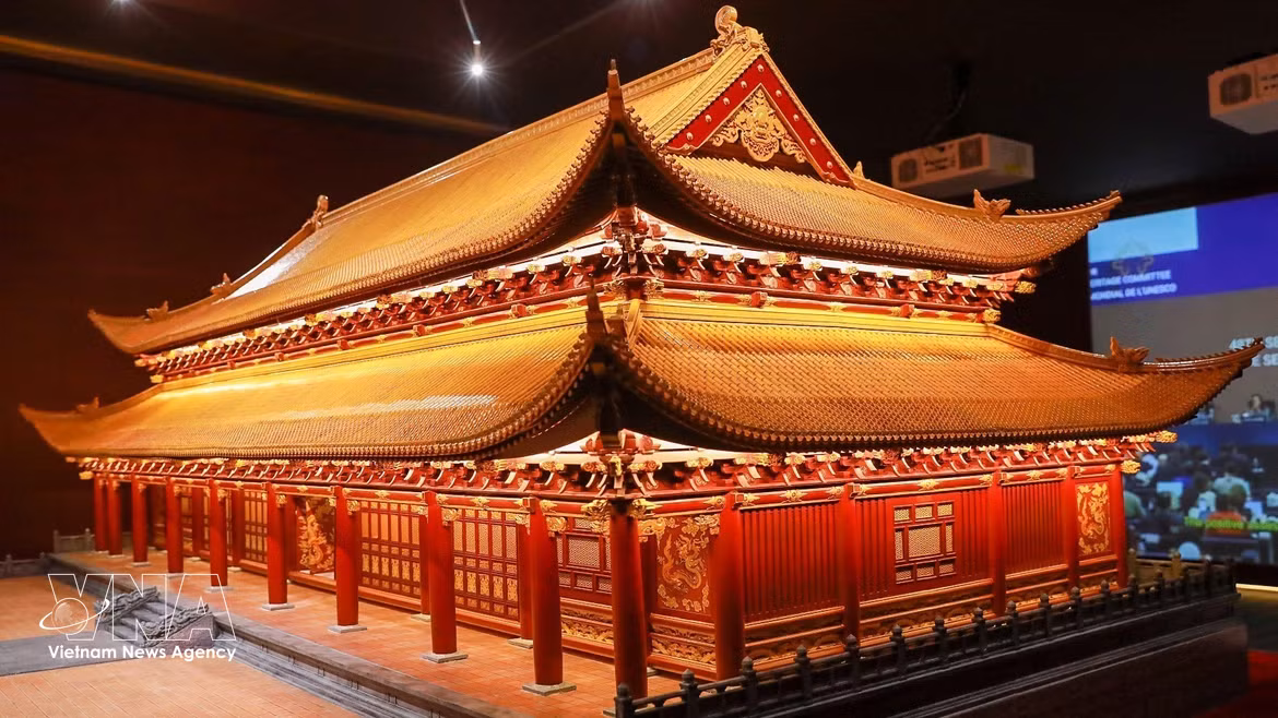 Exhiben maqueta de la reconstrucción del Palacio Kính Thien 